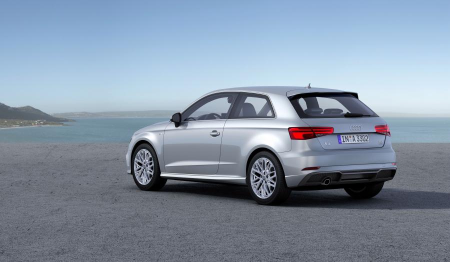  Audi A3 2.0 TDI Quattro S-Line (8V) 2016 года  (фото 12 из 18)